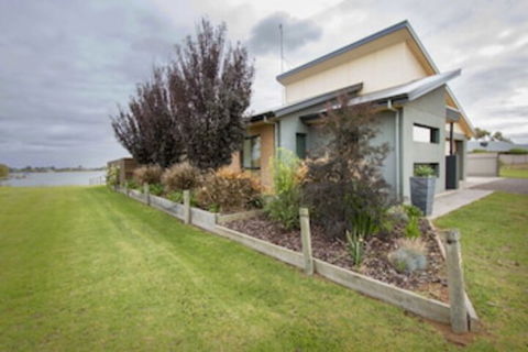 Casa Del Lago - Accommodation Coffs Harbour 0