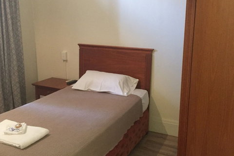 Aussie Hotel - Accommodation Coffs Harbour 3