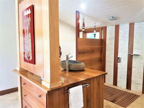 Palm Grove Rainforest Retreat - Accommodation Coffs Harbour 3