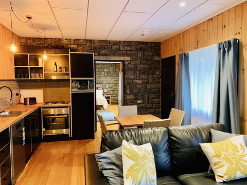 Emerald Star Cottages - Accommodation Coffs Harbour 5