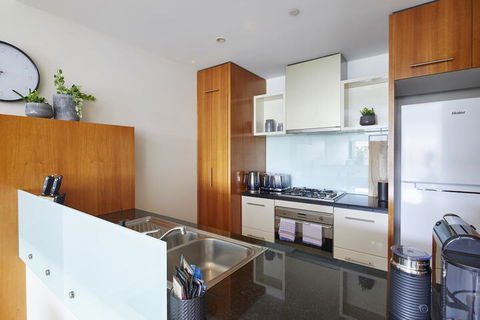 Apt Walking Distance To MCG & Epworth Hospital - Accommodation Coffs Harbour 7