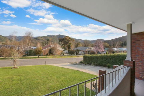 Abbey Rose - Bright, VIC - Accommodation Coffs Harbour 3