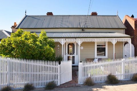 Albert Cottage - Accommodation Coffs Harbour 0