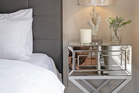 AUJOY 4 Bed Townhouse Glen Waverley - Accommodation Coffs Harbour 3