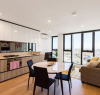 Tori 1BDR Southbank Apartment - Accommodation Coffs Harbour