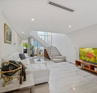 Luxurious New House Hidden Near Central CBD - Accommodation Coffs Harbour