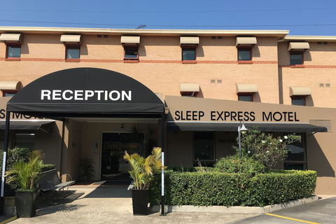Arena Hotel - Accommodation Coffs Harbour 3