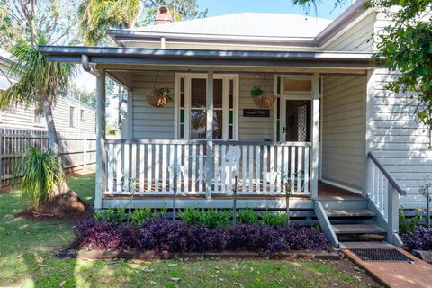 Ambiente Cottage Pet & Family Friendly - Accommodation Coffs Harbour 2