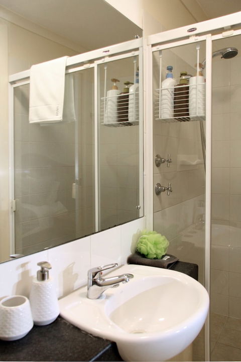 Adelaide CBD Apartment - 3BR, 2Bath & Carpark - Accommodation Coffs Harbour 2