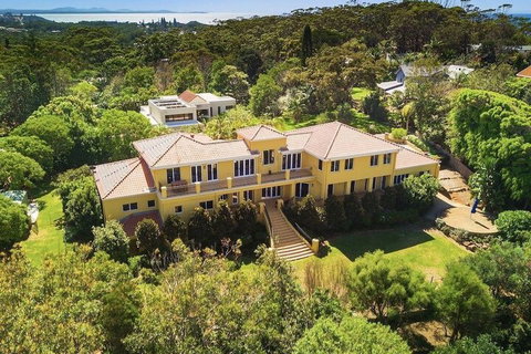 Bridgewings Lighthouse Beach - Accommodation Coffs Harbour 1