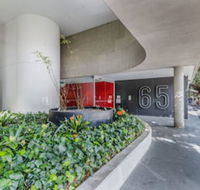 Modern city central pool sauna spa wifi - Accommodation Coffs Harbour