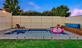 Adelaide 4 Bedroom House With Pool - Accommodation Coffs Harbour 3