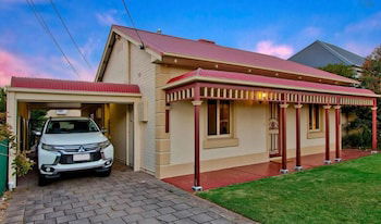 Adelaide 4 Bedroom House With Pool - Accommodation Coffs Harbour 1