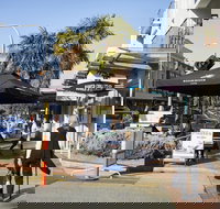 1 Bedroom Apt With Parking Stroll to Elwood Beach - Accommodation Coffs Harbour