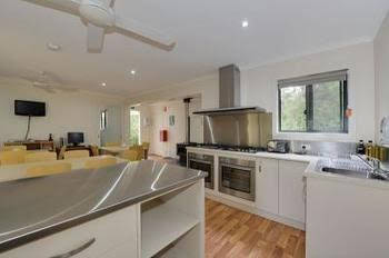 Airwalk Lodge Hostel - Accommodation Coffs Harbour 0