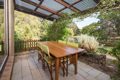 Trastevere Cowaramup Farm House - Accommodation Coffs Harbour 2