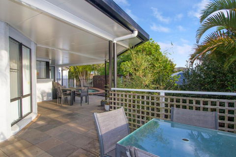 Relax At Coolum - Accommodation Coffs Harbour 1