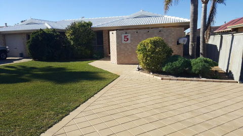Alexander Drive B & B - Accommodation Coffs Harbour 2