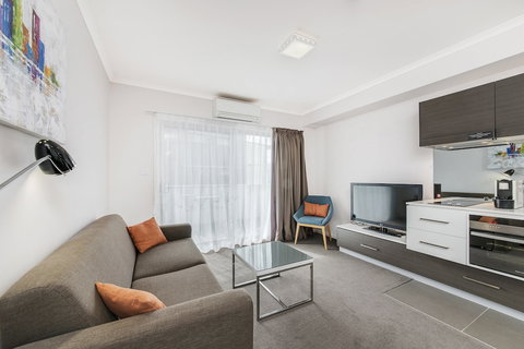 Abode Tuggeranong - Accommodation Coffs Harbour 6