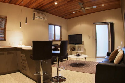 Mia Mia Executive Apartments - Accommodation Coffs Harbour 2