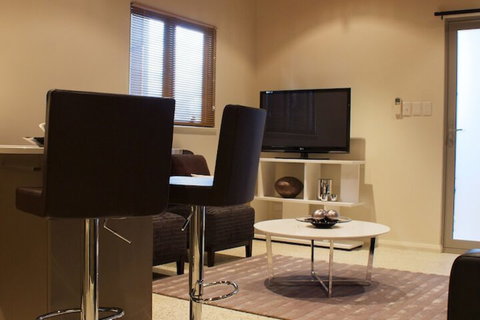 Mia Mia Executive Apartments - Accommodation Coffs Harbour 3