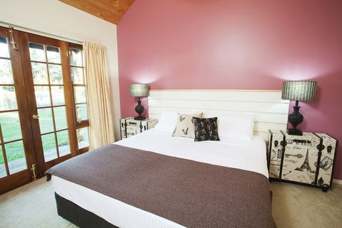 Beechworth Cedar Cottages - Accommodation Coffs Harbour 6