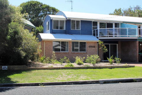 At WAVERIDER 2 - Accommodation Coffs Harbour 5