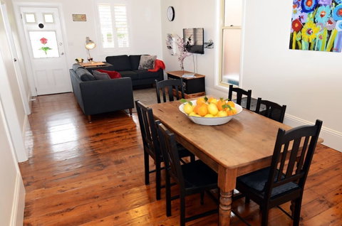 Thelma's Temora - Accommodation Coffs Harbour 0