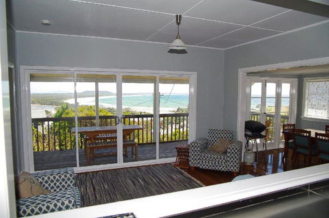 Awesome View 4 View Street - Accommodation Coffs Harbour 4