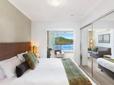 Ocean Panorama 1 Bedroom Oceanview Apt - Accommodation Coffs Harbour 2