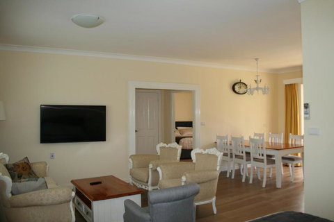 Colins Garden - Accommodation Coffs Harbour 2