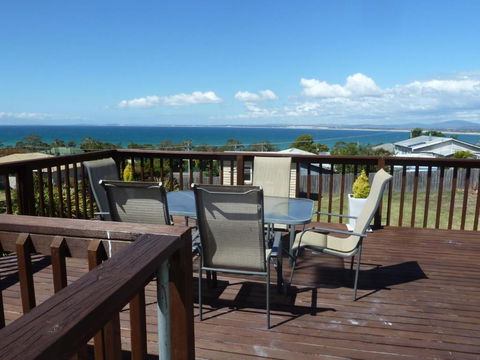 Panoramic Views On Walter - Accommodation Coffs Harbour 3