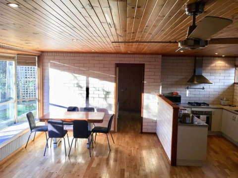 Romantic Getaway With Spa & Wifi Pet Friendly - Accommodation Coffs Harbour 5