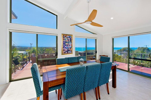 Panorama Beach House - Accommodation Coffs Harbour 2