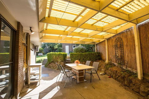 Alice Wonderland In 4 Beds House - Accommodation Coffs Harbour 2