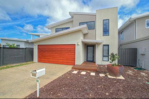A Little Luxury In Town - Accommodation Coffs Harbour 5