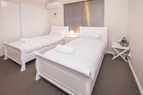A Little Luxury In Town - Accommodation Coffs Harbour 1