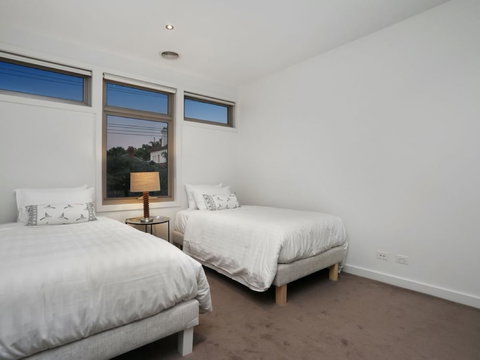 Kew Luxurious Townhouse - Accommodation Coffs Harbour 3