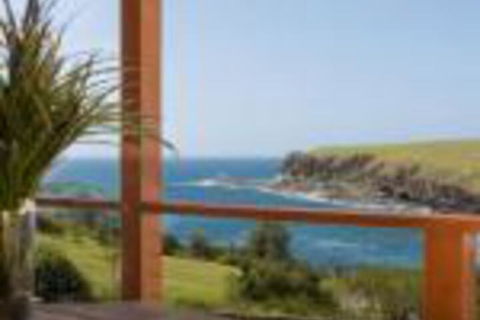 Absolute Oceanfront Cottage - Accommodation Coffs Harbour 0