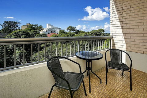 HAMP1 Bright Apartment In Cremorne - Accommodation Coffs Harbour 4