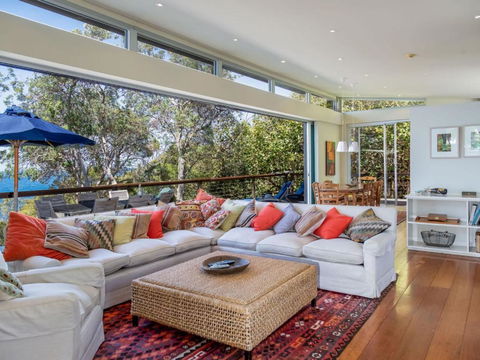 ARGYLL MOLLYMOOK Absolute Waterfront - Accommodation Coffs Harbour 4