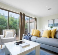 Spacious Lovely Home In Point Cook - Accommodation Coffs Harbour