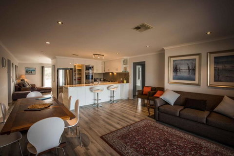 64 Marina Way Mannum - Accommodation Coffs Harbour 2