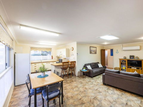 Mermaid Lodge - Accommodation Coffs Harbour 2