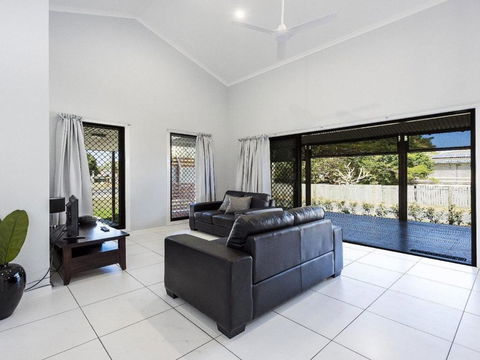 Tais Hideaway - Accommodation Coffs Harbour 2