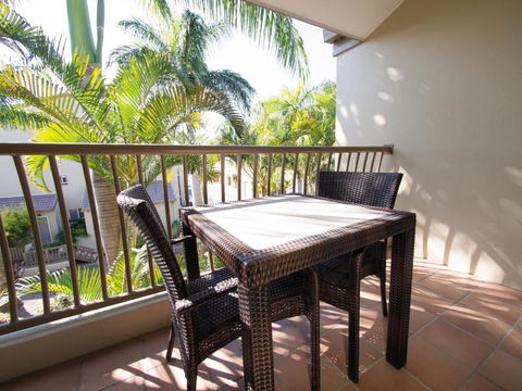 Apartments At 2 Landsborough - Accommodation Coffs Harbour 3