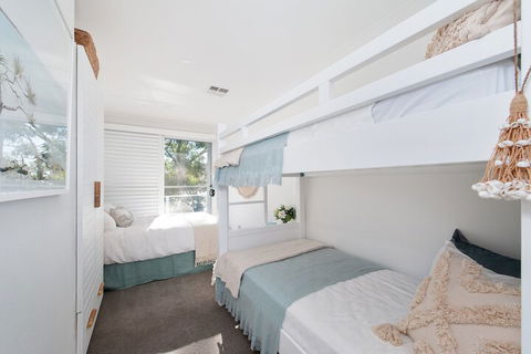 Arabella Stylish Seaside Sanctuary With Views - Accommodation Coffs Harbour 7