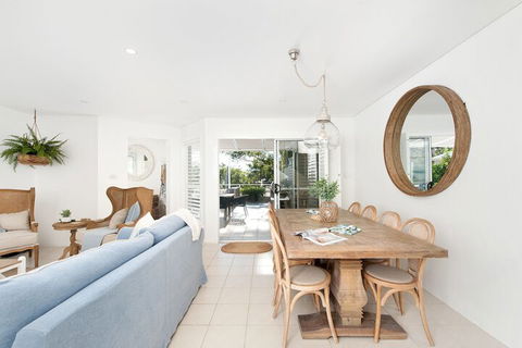 Arabella Stylish Seaside Sanctuary With Views - Accommodation Coffs Harbour 4