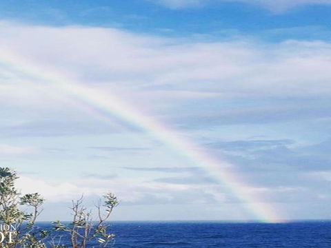 Rainbows End Soaring Views North To Gerroa - Accommodation Coffs Harbour 4