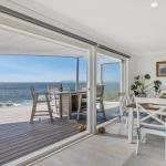 Rainbows End Soaring Views North To Gerroa - Accommodation Coffs Harbour 0